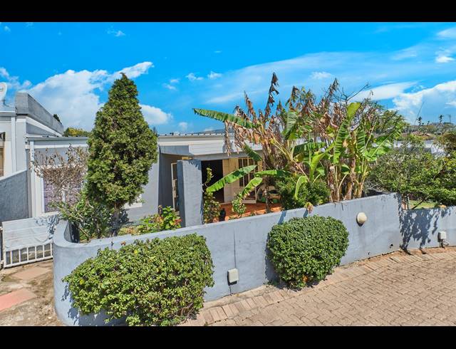 2 BEDROOM SIMPLEX FOR SALE IN PRESIDENT RIDGE